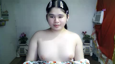 Snapshot of kianna_schmitz chatting on September 30, 3:33 am Your SweetGirl Ts online show from September 30, 3:33 am
