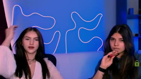 Snapshot of kiara_belle chatting on June 18, 10:09 am Kiara online show from June 18, 10:09 am