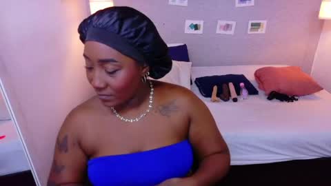 Snapshot of kiara_evanss chatting on May 9, 2:06 am Kiara online show from May 9, 2:06 am
