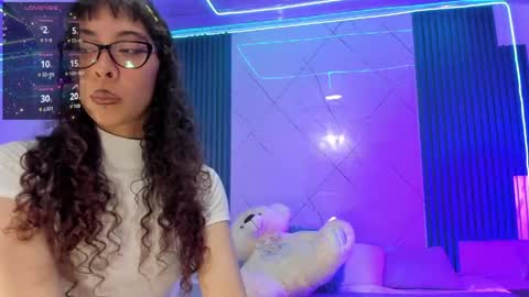 Snapshot of kiara_lovelyy chatting on May 5, 4:31 am Kiara online show from May 5, 4:31 am