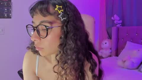 Snapshot of kiara_lovelyy chatting on May 9, 4:17 am Kiara online show from May 9, 4:17 am