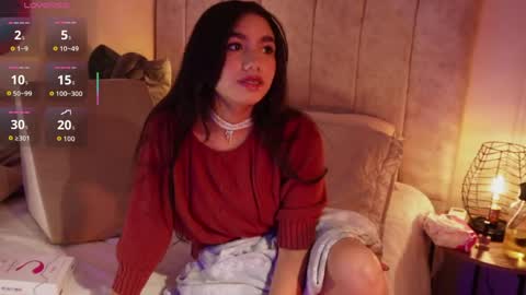 Snapshot of kiara_violet_ chatting on May 3, 8:37 pm Kiara online show from May 3, 8:37 pm
