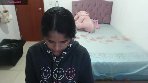 Snapshot of kiara_williamss chatting on December 3, 9:23 pm Kiara online show from December 3, 9:23 pm