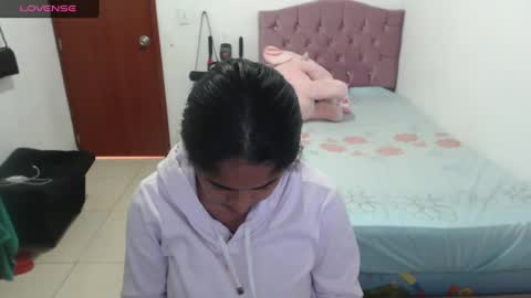 Snapshot of kiara_williamss chatting on December 6, 3:22 pm Kiara online show from December 6, 3:22 pm