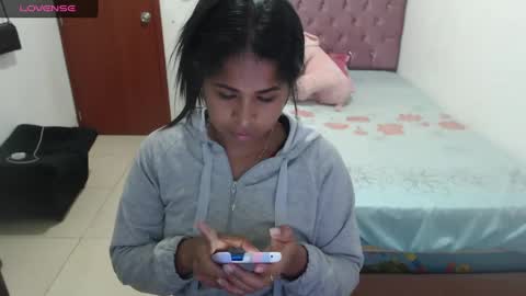 Snapshot of kiara_williamss chatting on December 9, 1:40 am Kiara online show from December 9, 1:40 am