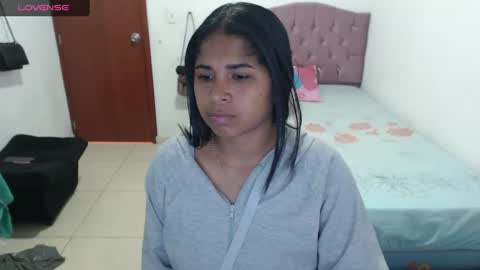 Snapshot of kiara_williamss chatting on December 15, 9:20 pm Kiara online show from December 15, 9:20 pm