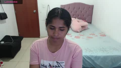 Snapshot of kiara_williamss chatting on December 21, 1:36 am Kiara online show from December 21, 1:36 am