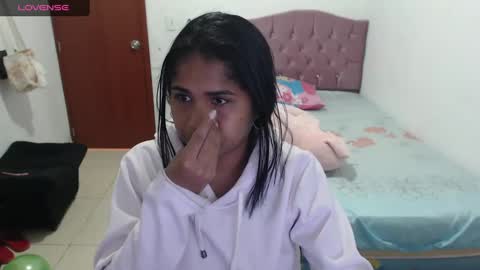 Snapshot of kiara_williamss chatting on December 23, 7:20 pm Kiara online show from December 23, 7:20 pm