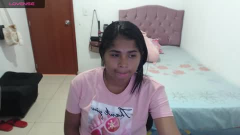 Snapshot of kiara_williamss chatting on December 25, 9:43 pm Kiara online show from December 25, 9:43 pm