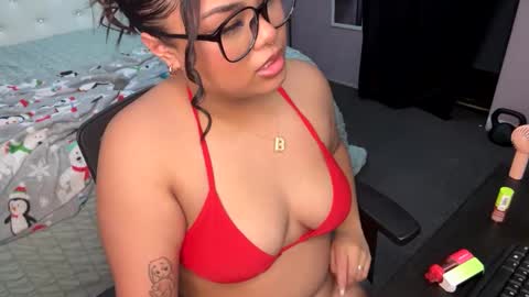 Snapshot of kiaradanielaxx chatting on September 24, 2:37 am kiaradanielaxx online show from September 24, 2:37 am