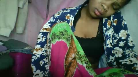 Snapshot of kiarah_69 chatting on May 18, 1:45 am kiarah 69 online show from May 18, 1:45 am