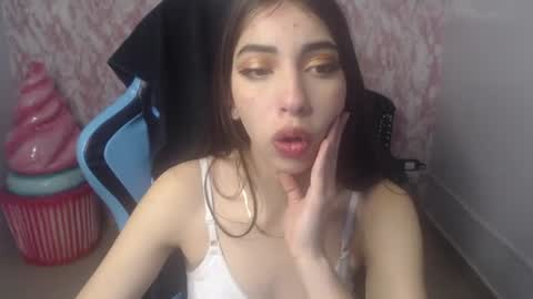 Snapshot of kiarastar_ch chatting on July 7, 1:04 pm kiara online show from July 7, 1:04 pm