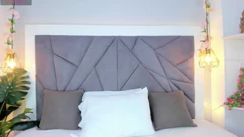 kiarha  online show from October 4, 11:19 am