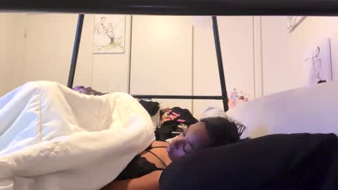 HunneysPlayRoom online show from December 13, 11:55 am