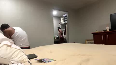 HunneysPlayRoom online show from February 17, 9:35 am