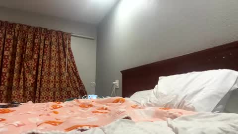 HunneysPlayRoom online show from September 22, 10:17 am