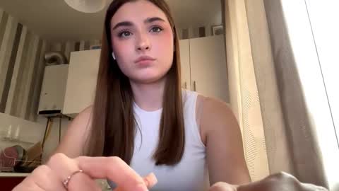 Ola my name is Lissa  Lets hit 10 Thumbs Up together   online show from March 19, 1:04 pm