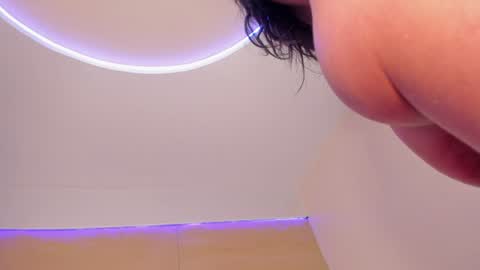 Snapshot of kiimcooper chatting on January 31, 1:12 pm KIM COOPER online show from January 31, 1:12 pm