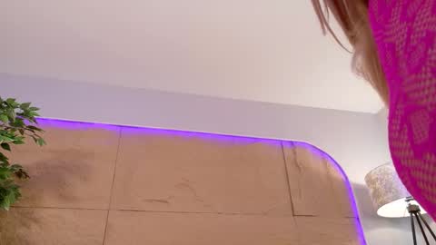 KIM COOPER online show from April 16, 10:16 am