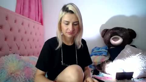 Snapshot of kiira_ra chatting on January 24, 11:34 pm Anna Sophia online show from January 24, 11:34 pm
