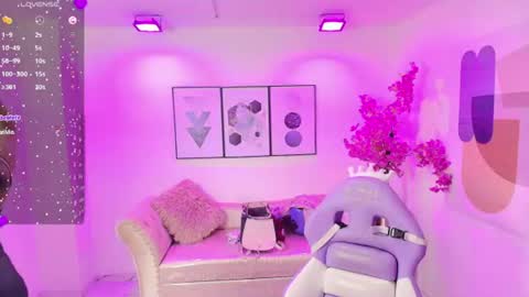 Snapshot of kiitty__meow chatting on June 30, 12:28 pm Kitty online show from June 30, 12:28 pm