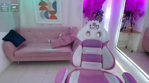 Snapshot of kiitty__meow chatting on July 16, 12:22 pm Kitty online show from July 16, 12:22 pm