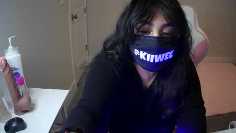 KIIWEE online show from May 13, 3:26 am
