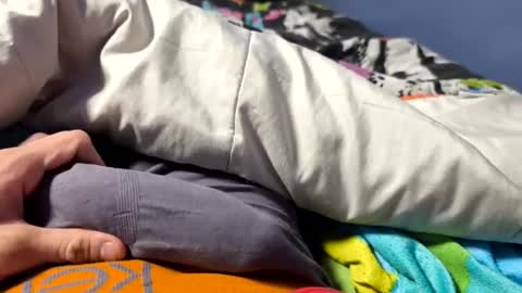 kike572183 online show from April 21, 12:01 am