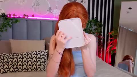 kiki_blue_eyes online show from September 16, 4:13 am