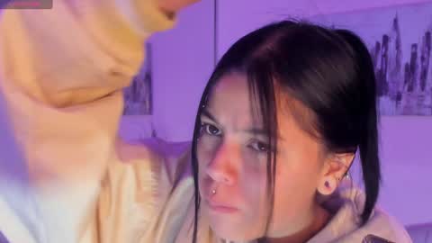 kIKI online show from December 24, 4:33 am