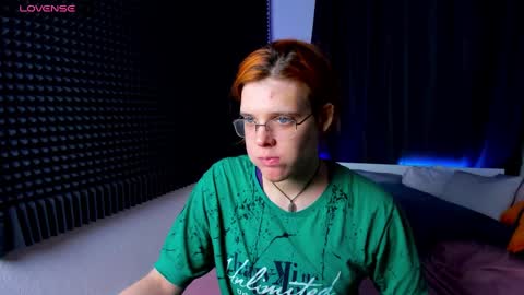 Snapshot of kiki_krash chatting on December 18, 10:30 am Kiki online show from December 18, 10:30 am