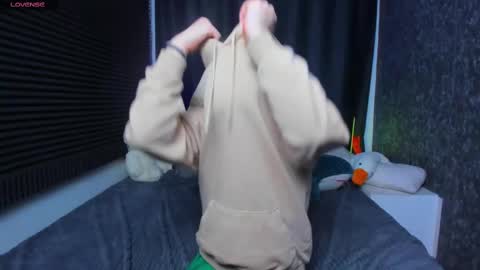 Snapshot of kiki_krash chatting on February 27, 10:37 am Kiki online show from February 27, 10:37 am