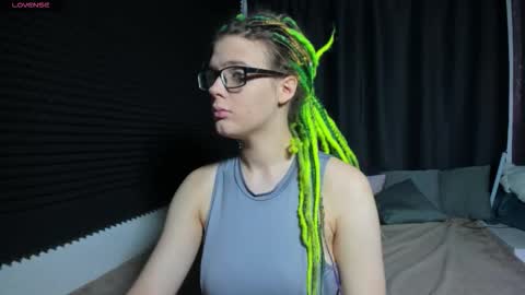 Snapshot of kiki_krash chatting on September 25, 10:08 am Kiki online show from September 25, 10:08 am