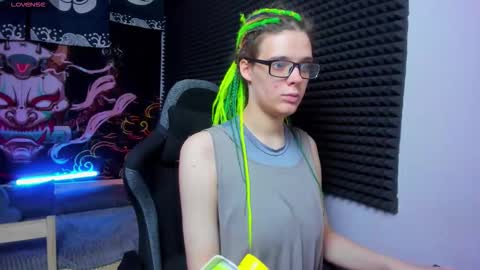 Snapshot of kiki_krash chatting on September 30, 9:58 am Kiki online show from September 30, 9:58 am