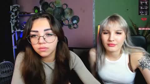 kiki_swan online show from December 4, 6:55 am