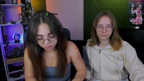 Snapshot of kiki_swan chatting on June 4, 7:31 pm kiki_swan online show from June 4, 7:31 pm