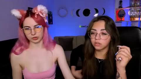 Snapshot of kiki_swan chatting on July 9, 7:18 pm kiki_swan online show from July 9, 7:18 pm