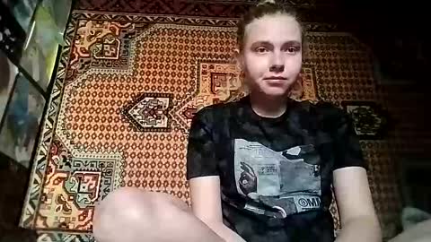 Snapshot of kikibang_ chatting on October 13, 9:42 am kikibang_ online show from October 13, 9:42 am