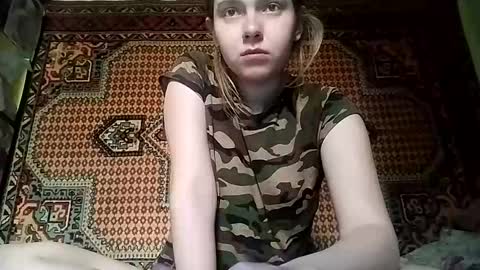 Snapshot of kikibang_ chatting on October 17, 8:28 am kikibang_ online show from October 17, 8:28 am