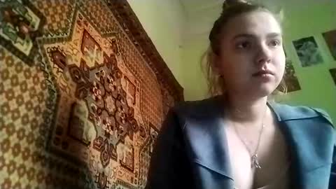 Snapshot of kikibang_ chatting on December 1, 8:19 am kikibang_ online show from December 1, 8:19 am