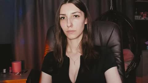 Snapshot of kikies_ chatting on October 2, 11:56 pm Mika and Miranda online show from October 2, 11:56 pm