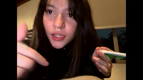 Snapshot of kikilove15 chatting on May 13, 9:33 pm kikilove15 online show from May 13, 9:33 pm
