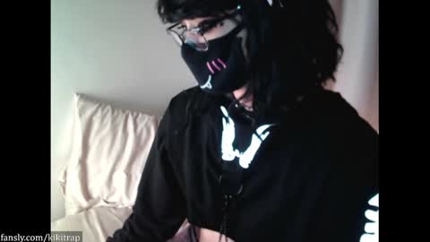 Snapshot of kikitrap chatting on December 9, 2:02 am Kiki Trap online show from December 9, 2:02 am