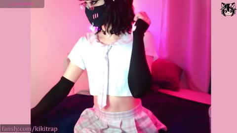 Snapshot of kikitrap chatting on February 10, 11:46 am Kiki Trap online show from February 10, 11:46 am