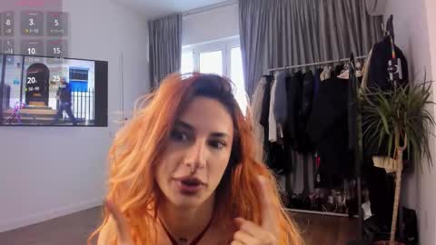 Snapshot of kikko_lee chatting on February 19, 9:49 am KikkoLee online show from February 19, 9:49 am