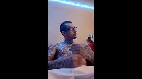 Snapshot of killakk_117 chatting on May 24, 12:37 am killakk_117 online show from May 24, 12:37 am