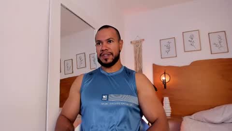 Snapshot of killua_zagarra_ chatting on September 26, 9:52 pm Kilua Muscle guy online show from September 26, 9:52 pm