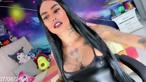 Snapshot of kilye_nellaa chatting on June 7, 4:22 pm kylie anthonella online show from June 7, 4:22 pm