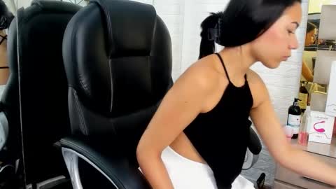 cherry  online show from February 4, 2:34 pm