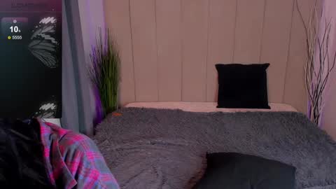 Kim online show from February 14, 9:13 am